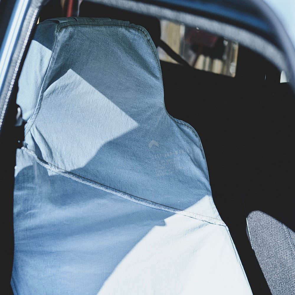 JACK&MARIE / ジャックアンドマリさんのインスタグラム写真 - (JACK&MARIE / ジャックアンドマリInstagram)「.﻿ ﻿PRE ORDER﻿ DENIM CAR INTERIOR﻿ ﻿ バイオウォッシュ加工で使い込んだような、こなれ感のあるデニムシートカバーとデニムピロークッションをラインナップ。﻿ ﻿ 切り替え部分はあえてカットオフで仕上げ、ユーズドのデニムパンツのような味わい深い仕上がりにアップデート。﻿ ﻿ 5月上旬のお届けを予定しています。﻿ ﻿ #jackandmarie #denim #carinterior  #cargoods #seatcover #cushion  #preorder #ジャックアンドマリー  #シートカバー #デニムクッション #jackandmariecargoods」4月17日 19時14分 - jackandmarie_official