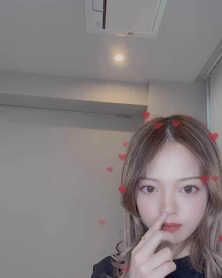 仲本莉絵瑠のインスタグラム：「未公開tiktok まじでこの音源すき メイクしてたらこすれないから 鼻はじるのあるあるだよね？笑 あ、YouTube投稿したからよかったら💁🏼‍♀️」
