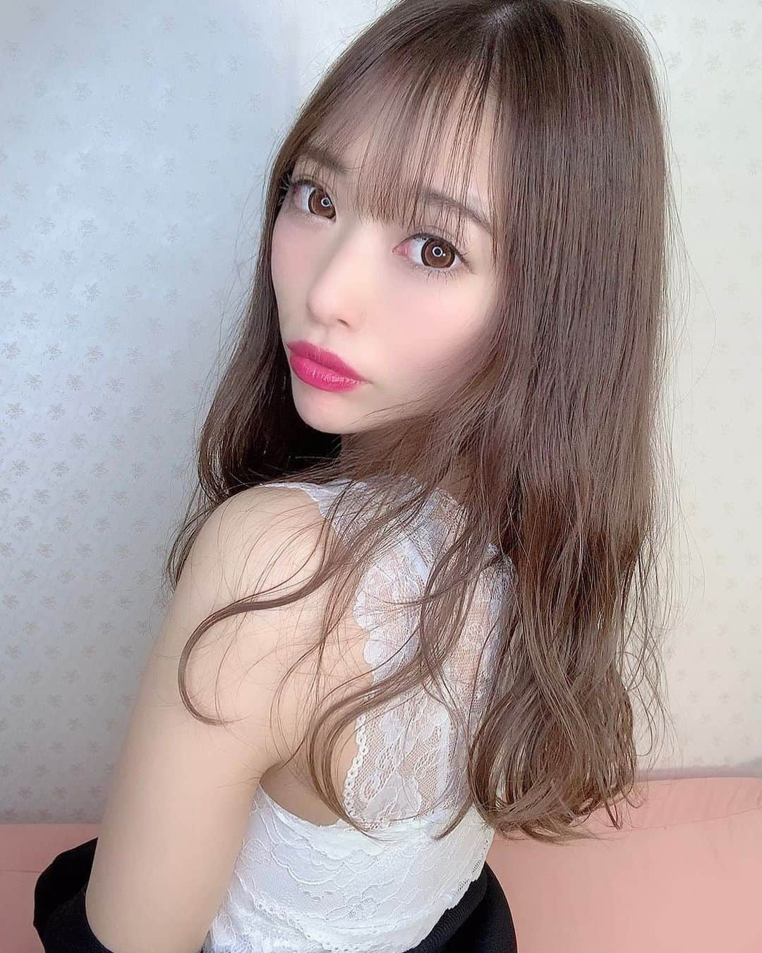 高村みどりのインスタグラム：「みんな元気ですかー？😖🥺」