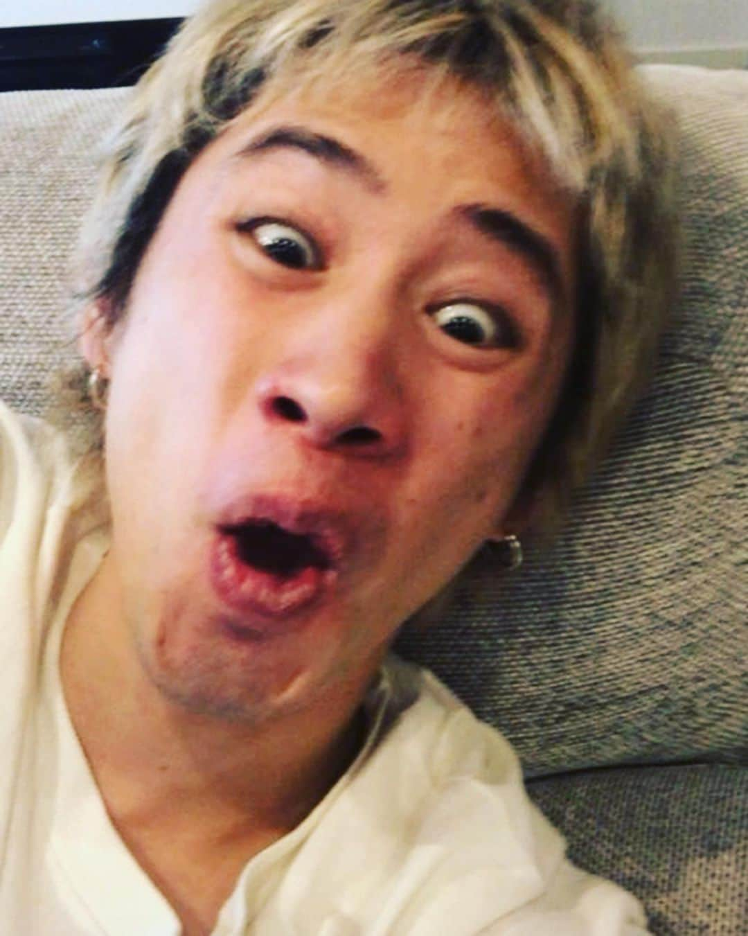 Ryota さんのインスタグラム写真 - (Ryota Instagram)「森ちゃん誕生日おめでとう！😄🎂 みんなで祝えてよかった！ サプライズ大成功🙆‍♂️ まぁ...昨日の夜3人で練習したのに最初からミスったけど...楽しかったからOK😁笑」4月17日 19時43分 - ryota_0809