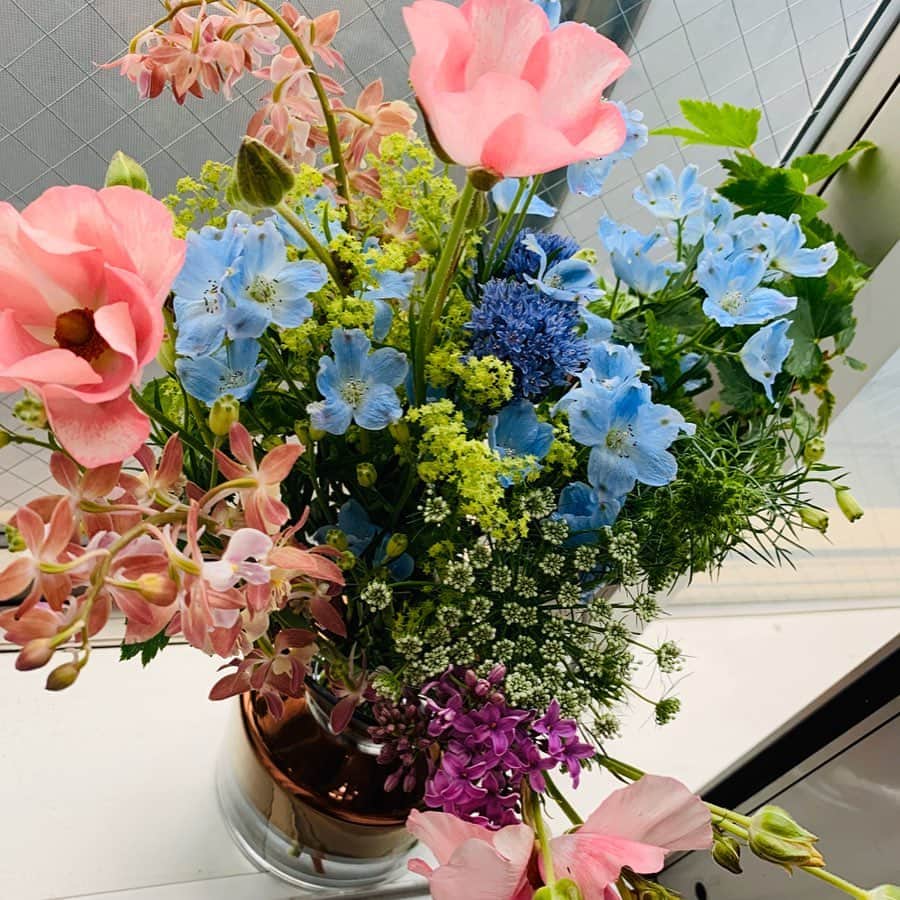 玖瑠実さんのインスタグラム写真 - (玖瑠実Instagram)「今日マネージャーさんからお花が届きました🌷 それもフォトブックイベントでお世話になった @warafu.jp さんが作ってくださった花束で、幸せな気持ちになりました🥰 一気に元気出ました🤍 ありがとうございます♥️」4月17日 19時54分 - kurumi_0125_