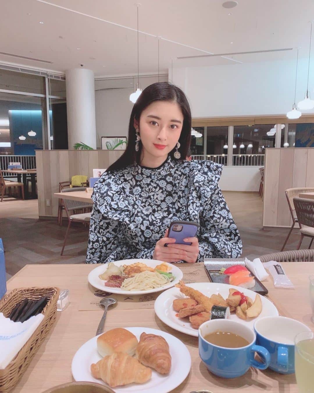 西山なずなのインスタグラム：「バイキング行きたいっ！🤤」