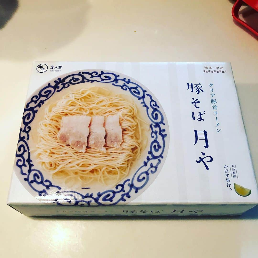 石川柊太さんのインスタグラム写真 - (石川柊太Instagram)「届きました！！ ギータさんが載せてたやつ！！ でも、作り気起きん。  #豚そば月や」4月17日 20時58分 - isikawa_shuuta