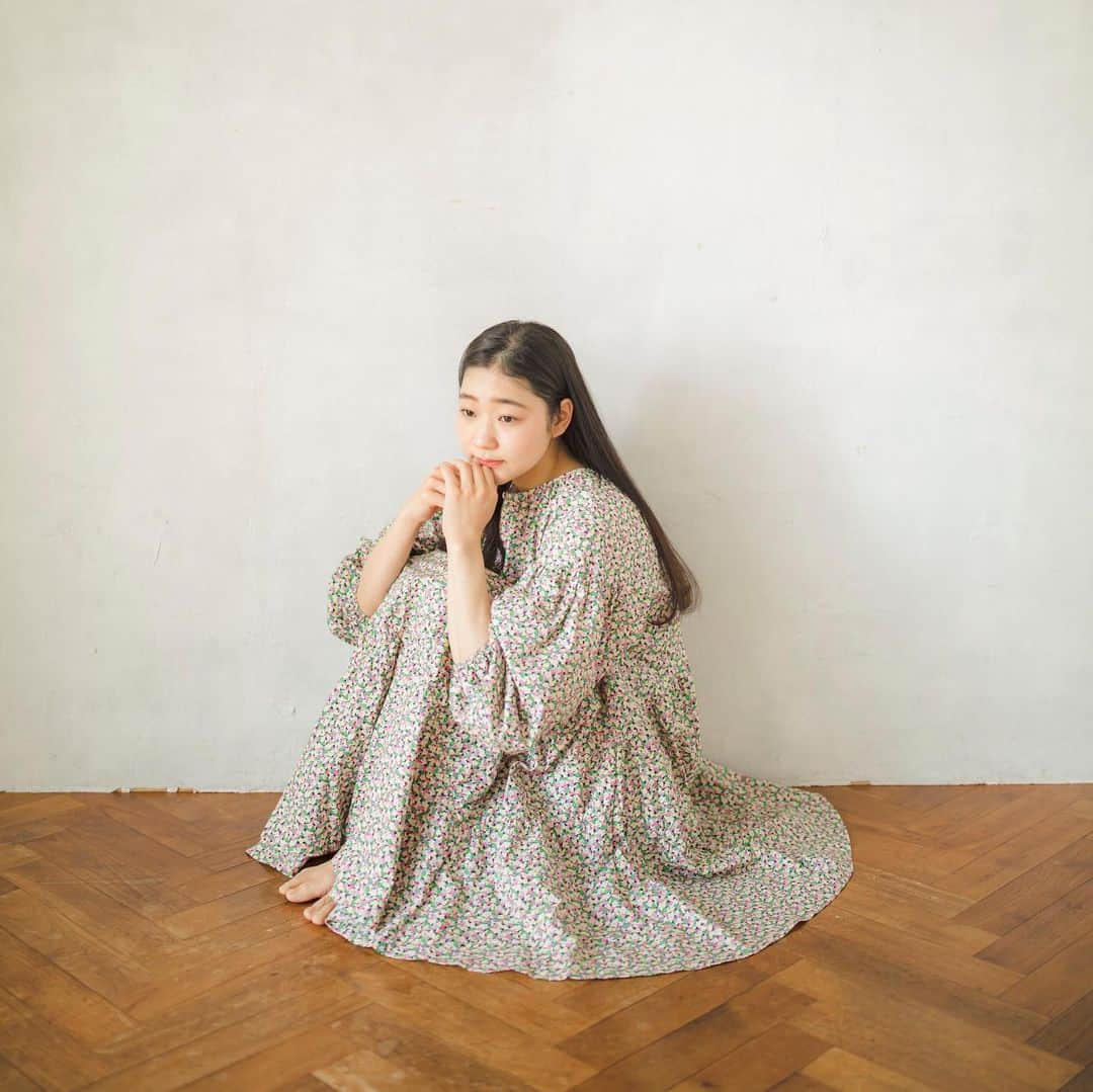 斎藤なりのインスタグラム：「最近やっと新生活のリズムの基盤が出来て 自然と6時間睡眠のカラダになった🌷 . 生活を整えるという事は (見栄はりがちになるご時世だが笑) 本当の意味で！"調子を良くする"という事なんだと… つくづく体感🥬🥂 . つくづく#って語呂面白い」