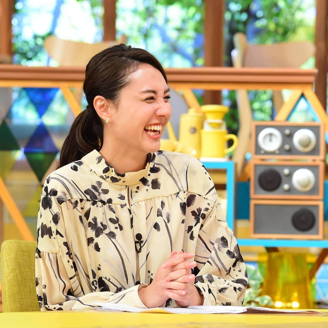 TBS「東京VICTORY」さんのインスタグラム写真 - (TBS「東京VICTORY」Instagram)「. / #笑顔 写真一挙大放出 \  ユニフォーム姿 眩しかったです😚💗💗💗 . . #笑顔の写真届けます #笑顔は最大の武器 #笑顔の時間を増やそう #おうち時間 #SMILE #笑顔 #届けスポーツのチカラ #安住紳一郎 #山形純菜 #河村元美 #浅井悠由 #小椋久美子 #傘の持つところでもホッケー #スゴ技明日の放送でもう一度 #二人のインスタオシャレ #オシャレ女子 #今どき女子」4月17日 21時37分 - tbs_tokyo_v