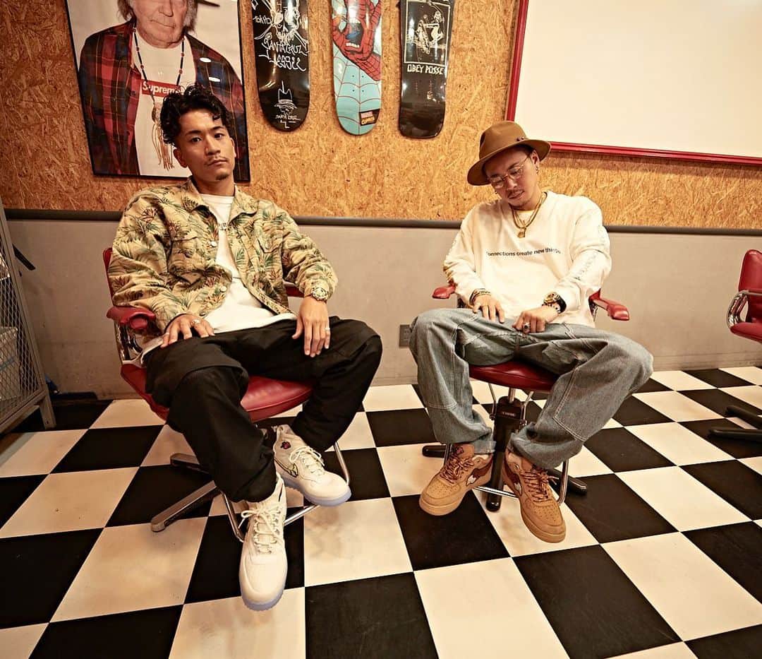 DJ HALのインスタグラム：「So We talked about this project.... 「Stay Home Mix」 稼ぎでも何でもないしただの自己満かもしれない でも、熱意とか色々込めて作ってます！ やれるだけやって行きたいです！ 何が起こるかわからないでしょ？  だから　色々挑戦していくんです🔥  意味ないじゃん？　誰が決めるの？  自分です　自分にとって意味のある事であれば それはやるべきだと　今は思います🤔 With @dj_kekke  Special Thanks to @takahashi_principeprive @shupin_ 　@026zeroniroku  @026.yoshio0922  #コロナ #dj #mix #Stayhomemix」
