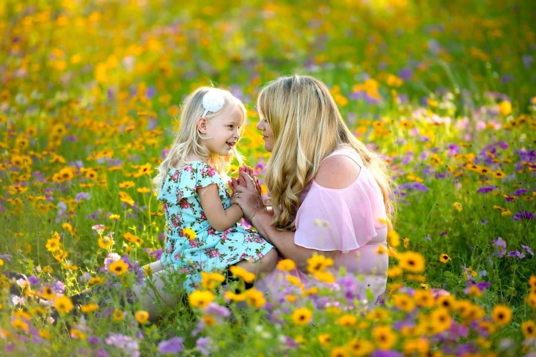 Beth Mancusoさんのインスタグラム写真 - (Beth MancusoInstagram)「Family session. . . . . . .  #minnesota #minnesotaphotographer #minnesotaphotography #minnesotafamilyphotographer」4月17日 22時13分 - bethjphotography