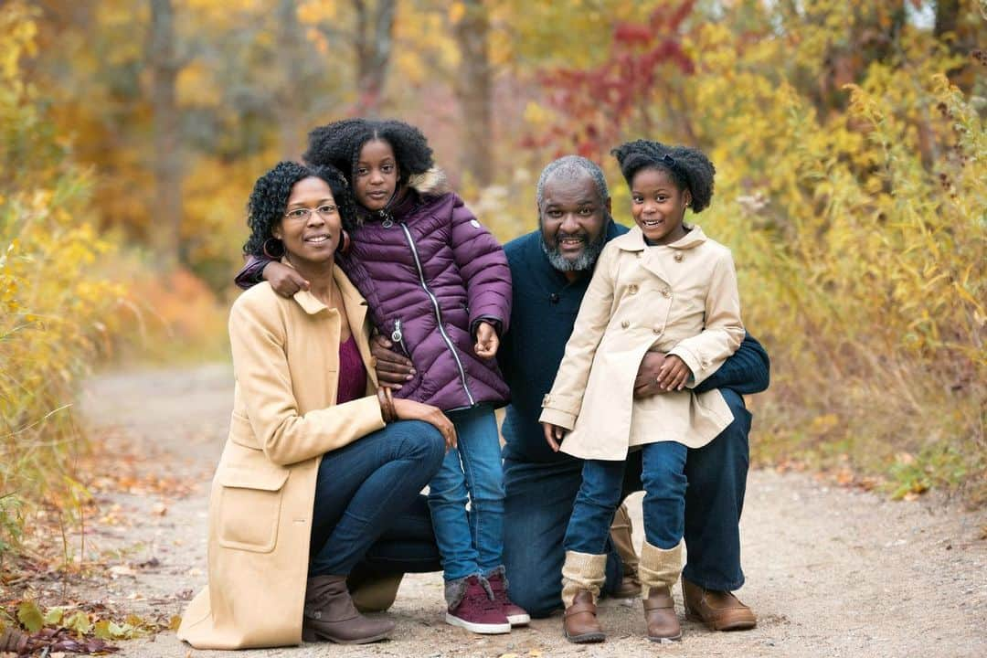 Beth Mancusoさんのインスタグラム写真 - (Beth MancusoInstagram)「Family session. . . . . . .  #minnesota #minnesotaphotographer #minnesotaphotography #minnesotafamilyphotographer」4月17日 22時21分 - bethjphotography