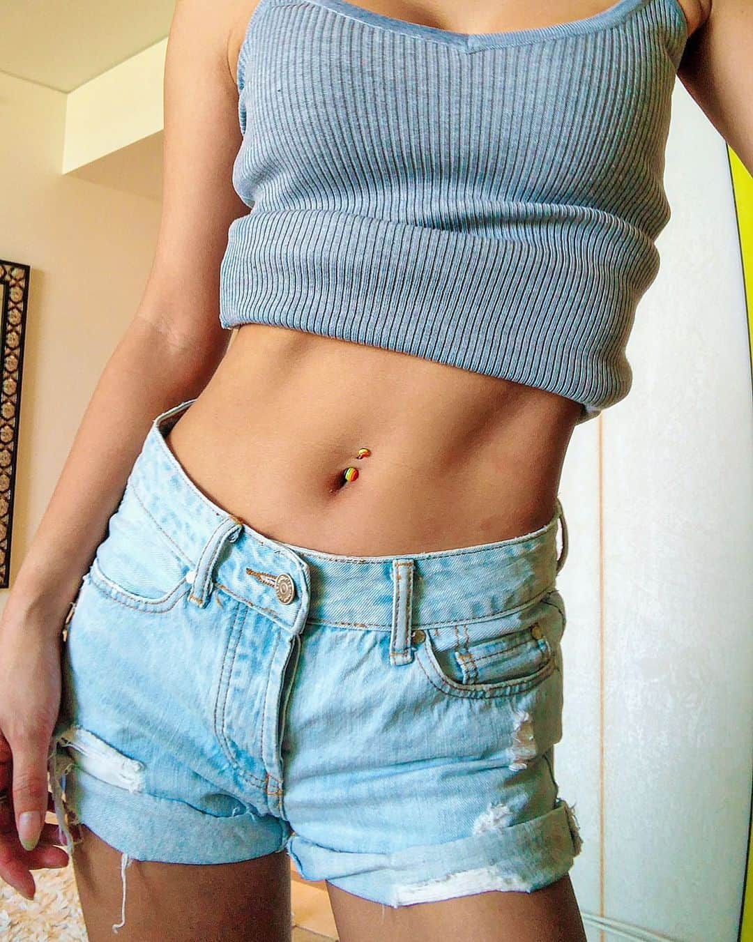 彩海のインスタグラム：「. . . . Are you ready for summer ??? Love yourself 🙌🏽 . . . #fitness #fitgirl#diet #fitnessmotivation #japanesegirl #workoutmotivation #motivation #workoutoftheday #curves #curvestyle #curvesgirl」