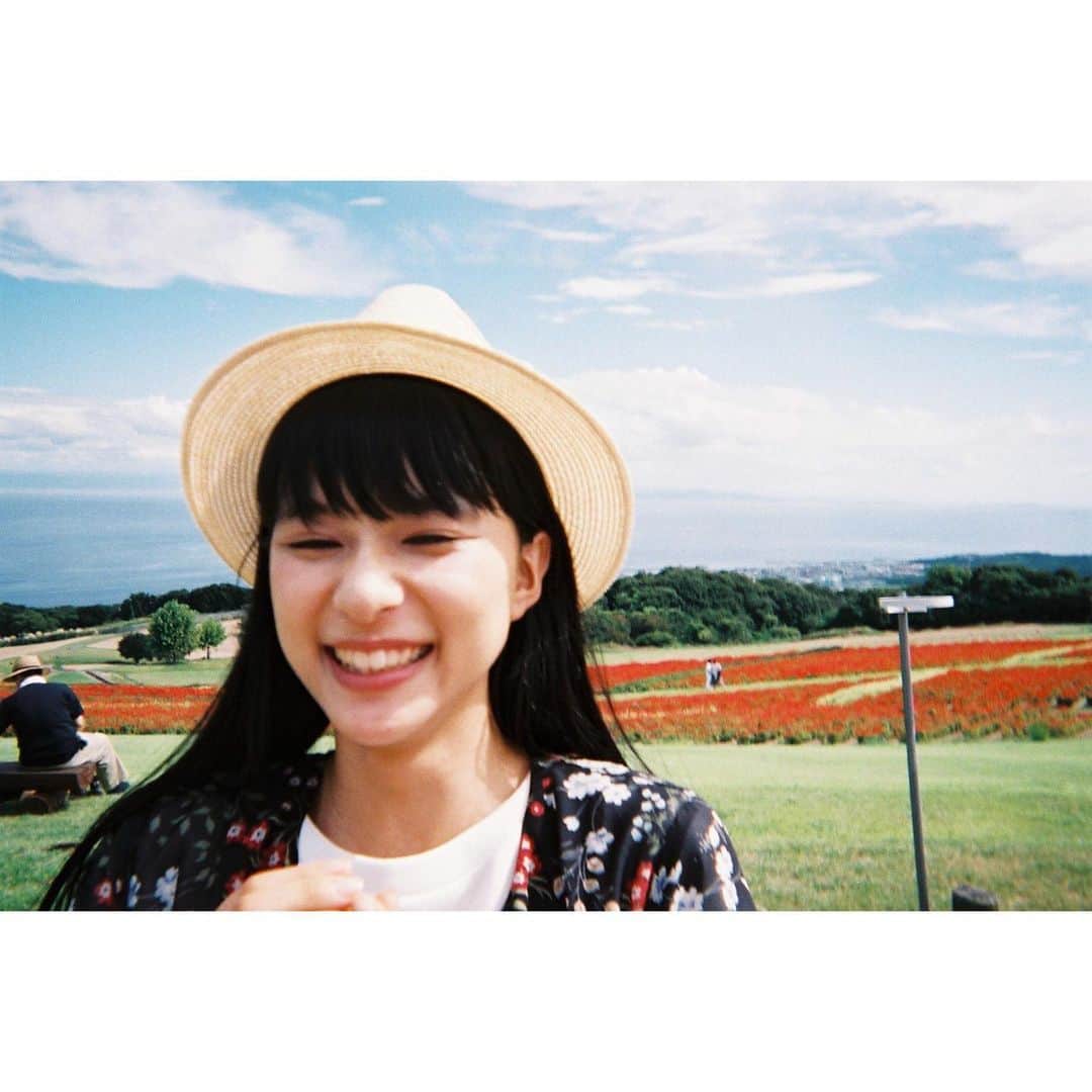 芳根京子さんのインスタグラム写真 - (芳根京子Instagram)「😁😙☀️🍀 #film #ネコソガレ」4月17日 22時50分 - yoshinekyoko