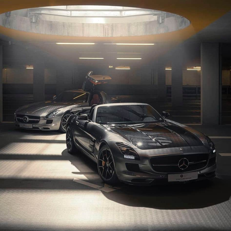 メルセデス・ベンツさんのインスタグラム写真 - (メルセデス・ベンツInstagram)「Left, or right? Would you choose the excellent Collectors Edition Mercedes-Benz SLS AMG Coupé or the Concours Edition Mercedes-Benz SLS AMG Roadster in the rare GT Final Edition? Both #alltimestars come with a 12-month warranty, a full check and a vehicle tool kit. Make your decision, click on the shopping tag and bring them home! 📸 via @mercedesbenzmuseum . #MercedesBenz #MB #daimler #MBclassic #mercedesbenzclassic #ClassicCar #dreamcar #instacar #car #r197 #c197 #GT #Coupé #MercedesAMG #SLS」4月17日 23時03分 - mercedesbenz