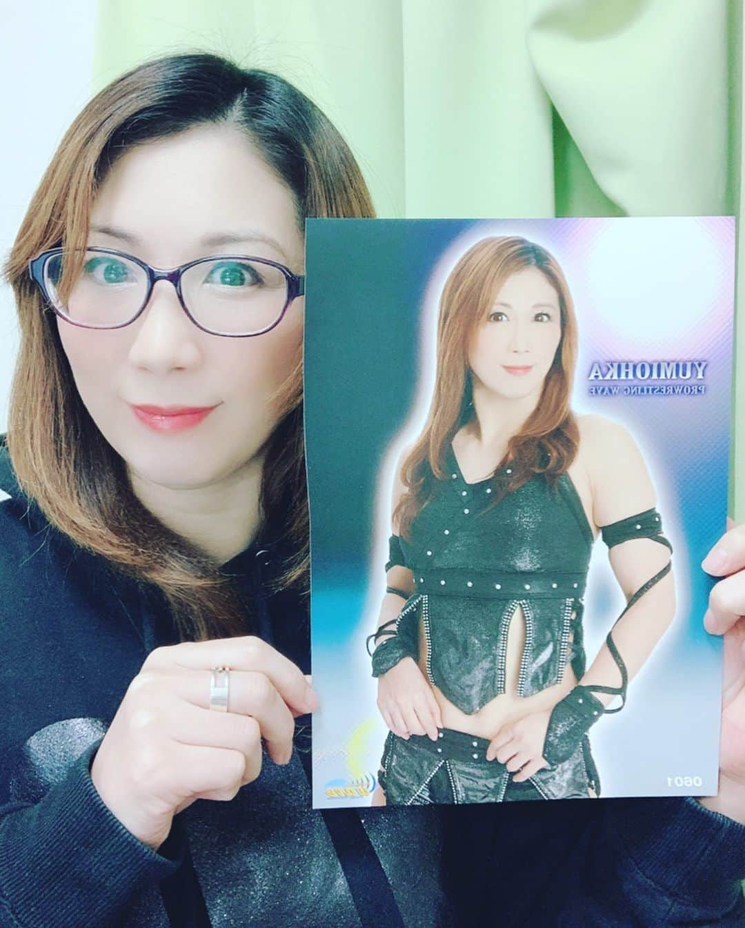 桜花由美さんのインスタグラム写真 - (桜花由美Instagram)「SHOPZABUN追加！ 古いポートレートを見つけたので、追加しました！ 売れるものは売る！  毎日SHOPZABUNの発送してる。 ありがたい。  皆さん。 ありがとう。  私のポートレートはまだサイン出来てないので、あしたゆっくり書きますね。  もう少ししたらMixChannelやろうと思ってます！  見てねー！  #wavepro‬ ‪#女子プロレスラー ‬ #プロレス ‬ ‪#プロレスラー ‬ ‪#女子プロレス‬ ‪#prowrestling‬ ‪#プロレスリングwave‬ #波ヲタ全員集合  #桜花由美 #波ヲタ #joshipro  #新型コロナウィルス  #新型コロナウィルス対策 #コロナウィルスに負けないぞ #愛犬 #愛犬との暮らし  #犬  #犬のいる暮らし  #犬なしでは生きていけません会  #犬バカ #トイプードル  #トイプードルカフェオレ  #youtube  #インスタライブ  #ミックスチャンネル #mixchannel  #mixchannelライブ配信  #mixchannel公認ライバー」4月17日 23時08分 - ohkayumi