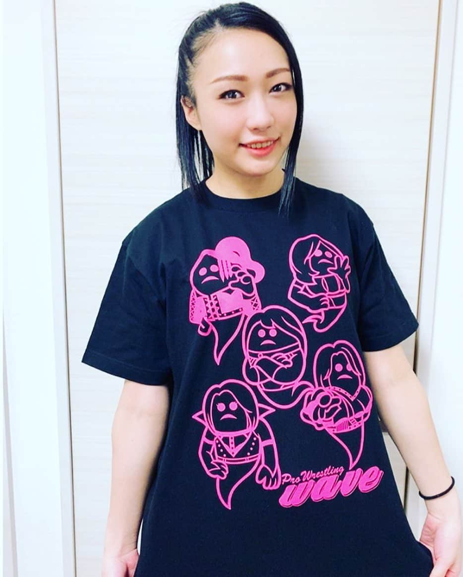 桜花由美さんのインスタグラム写真 - (桜花由美Instagram)「SHOPZABUN追加！ 古いポートレートを見つけたので、追加しました！ 売れるものは売る！  毎日SHOPZABUNの発送してる。 ありがたい。  皆さん。 ありがとう。  私のポートレートはまだサイン出来てないので、あしたゆっくり書きますね。  もう少ししたらMixChannelやろうと思ってます！  見てねー！  #wavepro‬ ‪#女子プロレスラー ‬ #プロレス ‬ ‪#プロレスラー ‬ ‪#女子プロレス‬ ‪#prowrestling‬ ‪#プロレスリングwave‬ #波ヲタ全員集合  #桜花由美 #波ヲタ #joshipro  #新型コロナウィルス  #新型コロナウィルス対策 #コロナウィルスに負けないぞ #愛犬 #愛犬との暮らし  #犬  #犬のいる暮らし  #犬なしでは生きていけません会  #犬バカ #トイプードル  #トイプードルカフェオレ  #youtube  #インスタライブ  #ミックスチャンネル #mixchannel  #mixchannelライブ配信  #mixchannel公認ライバー」4月17日 23時08分 - ohkayumi