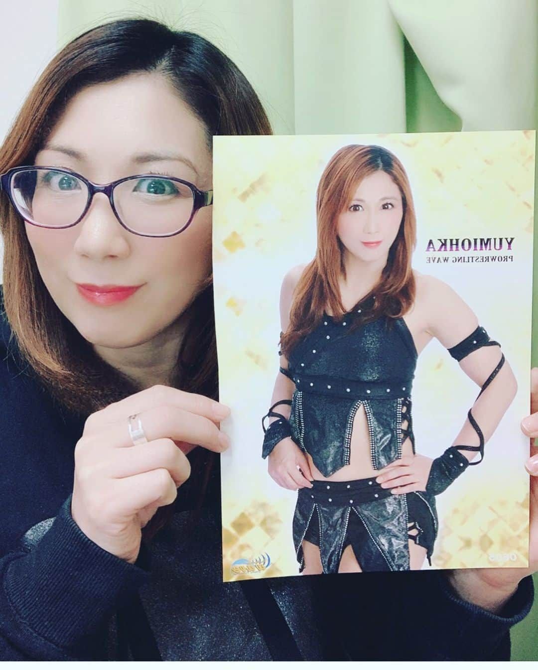 桜花由美さんのインスタグラム写真 - (桜花由美Instagram)「SHOPZABUN追加！ 古いポートレートを見つけたので、追加しました！ 売れるものは売る！  毎日SHOPZABUNの発送してる。 ありがたい。  皆さん。 ありがとう。  私のポートレートはまだサイン出来てないので、あしたゆっくり書きますね。  もう少ししたらMixChannelやろうと思ってます！  見てねー！  #wavepro‬ ‪#女子プロレスラー ‬ #プロレス ‬ ‪#プロレスラー ‬ ‪#女子プロレス‬ ‪#prowrestling‬ ‪#プロレスリングwave‬ #波ヲタ全員集合  #桜花由美 #波ヲタ #joshipro  #新型コロナウィルス  #新型コロナウィルス対策 #コロナウィルスに負けないぞ #愛犬 #愛犬との暮らし  #犬  #犬のいる暮らし  #犬なしでは生きていけません会  #犬バカ #トイプードル  #トイプードルカフェオレ  #youtube  #インスタライブ  #ミックスチャンネル #mixchannel  #mixchannelライブ配信  #mixchannel公認ライバー」4月17日 23時08分 - ohkayumi