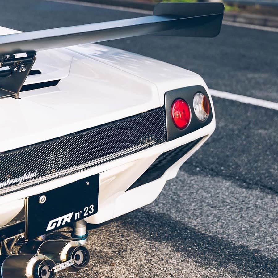 CARLiFESTYLEさんのインスタグラム写真 - (CARLiFESTYLEInstagram)「The Lamborghini Diablo GTR. One of my favorite cars growing up. Photo by @qiuyangphoto #carlifestyle #diabloGTR」4月17日 23時15分 - carlifestyle