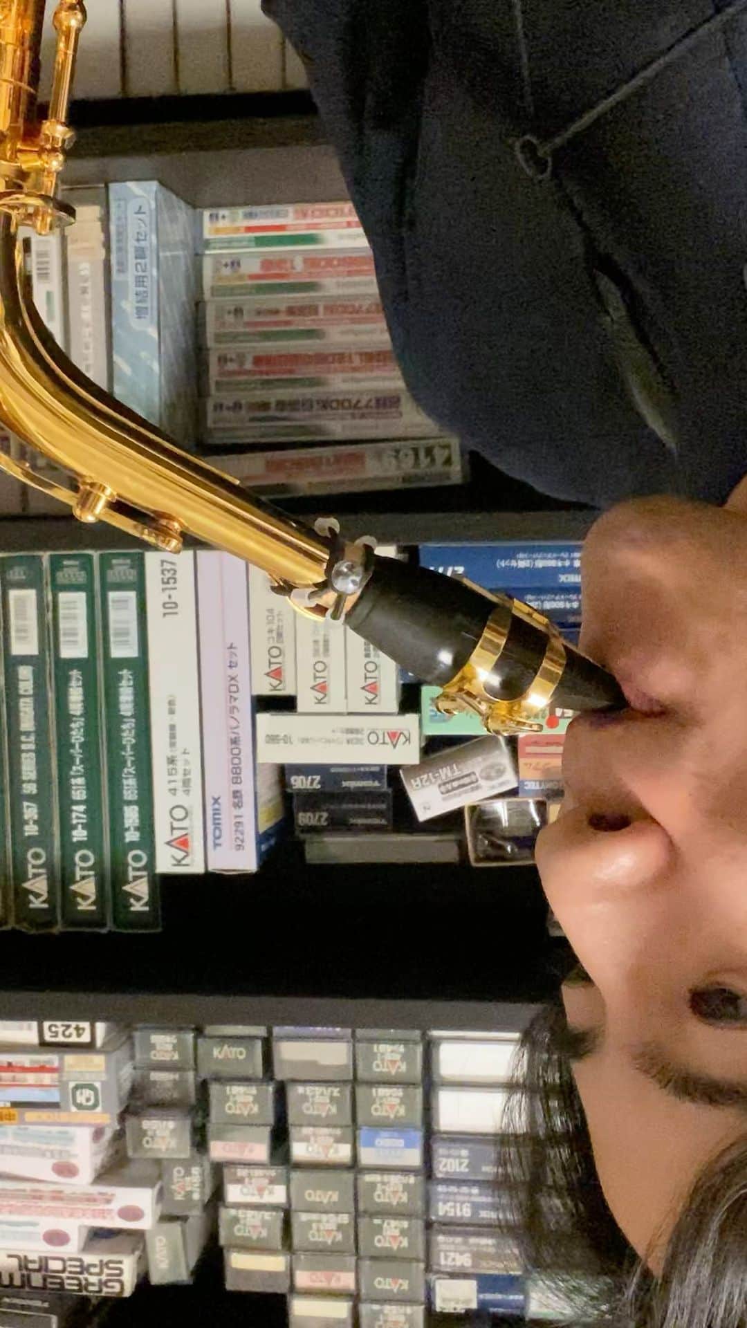上野耕平のインスタグラム：「最近サックスを始められて頑張っている高嶋ちさ子 @chisakotakashima さんへ、こちら参考になればご覧ください！」