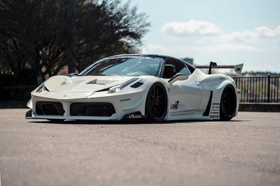 のインスタグラム：「Liberty walk自由に歩く！！！ LB★シルエットWORKS FERRARI 458GTB😊  @libertywalkkato@ferrari@hirosta92  #libertywalk#libertywalkkato#ferrari#yokohamatire #fiexhaust #airrexsuspension #ltmw#libertywalkeu#bride#goodwoodfos#japan#supercar#スーパーカー#フェラーリ#ferrari458italia #ferrari458spider #supercars #supercar #semashow#chrisbrownofficial #nike#redbull#art#pic#nice」