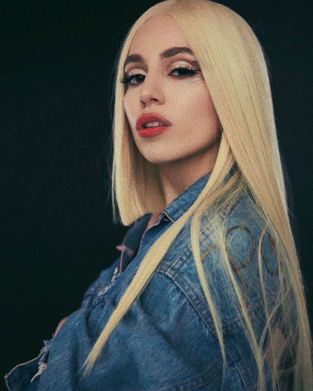 シン・コールさんのインスタグラム写真 - (シン・コールInstagram)「SALT! 🔥🎧 My Ava Max remix is out now on Warner 😎」4月18日 0時14分 - syncole