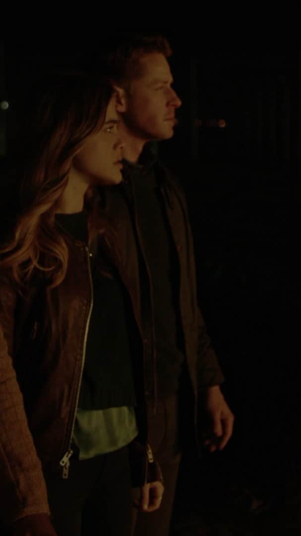 ジョシュア・ダラスのインスタグラム：「All episodes of #Manifest are streaming now on the @nbc app, nbc.com, and @hulu! @nbcmanifest ✈️」