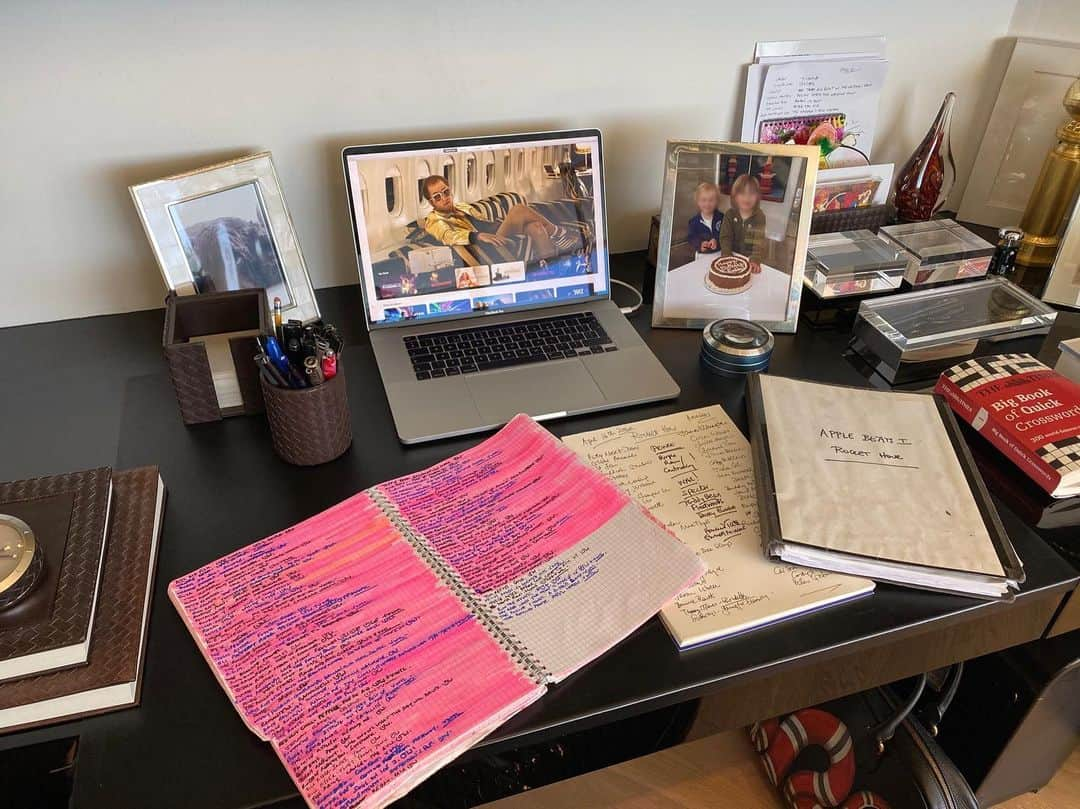 グッチさんのインスタグラム写真 - (グッチInstagram)「Pictured, @eltonjohn’s notebook where he is at home searching for and listing new artists for his Rocket Hour weekly radio show, hosted by Apple Music. “I’m listening to lots of new music, discovering new artists and preparing my Rocket Hour radio show to share my discoveries with the world.” The singer songwriter and performer message to the #GucciCommunity is that from hard times, great creativity is born. “Out of difficult periods like this comes extraordinary creativity.  I’m excited to see and hear the creative voices that will emerge from this global crisis.” If he could choose a song to define this period it would be ‘We Are Family.” #AlessandroMichele @alessandro_michele  The #GucciCommunity stands behind aiding those most vulnerable in this crisis, join by donating now to the @unfoundation’s #COVID19 Solidarity Response Fund in support of the World Health Organization @who, and locally with @intesasanpaolo's #ForFunding campaign which supports the Italian Civil Protection Department  #DipartimentoProtezioneCivile」4月18日 0時22分 - gucci