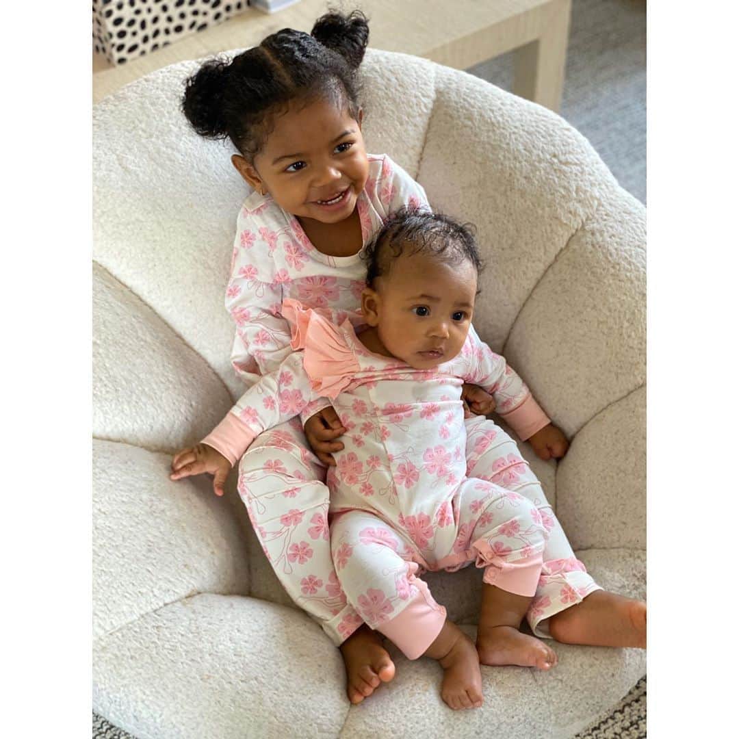シャネル・イマンのインスタグラム：「Disney+ PJs & Chill 🌸 Sisters & Best Friends 💕#quarantinelife」