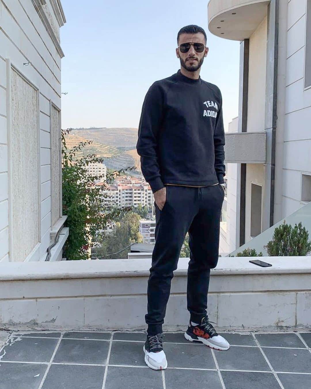 オマル・アッ＝ソーマのインスタグラム：「كل عام وسوريا الحبيبة بالف خير بمناسبة عيد الجلاء 🇸🇾❤」