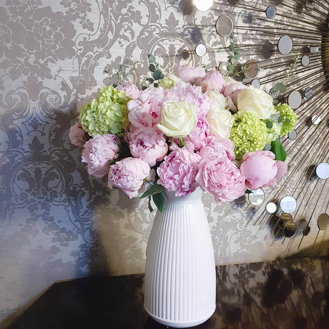 チ・スウォンさんのインスタグラム写真 - (チ・スウォンInstagram)「내가 너어무 좋아하는 작약... ㅎㅎㅎ 좋다^^」4月18日 12時20分 - chorock_mom