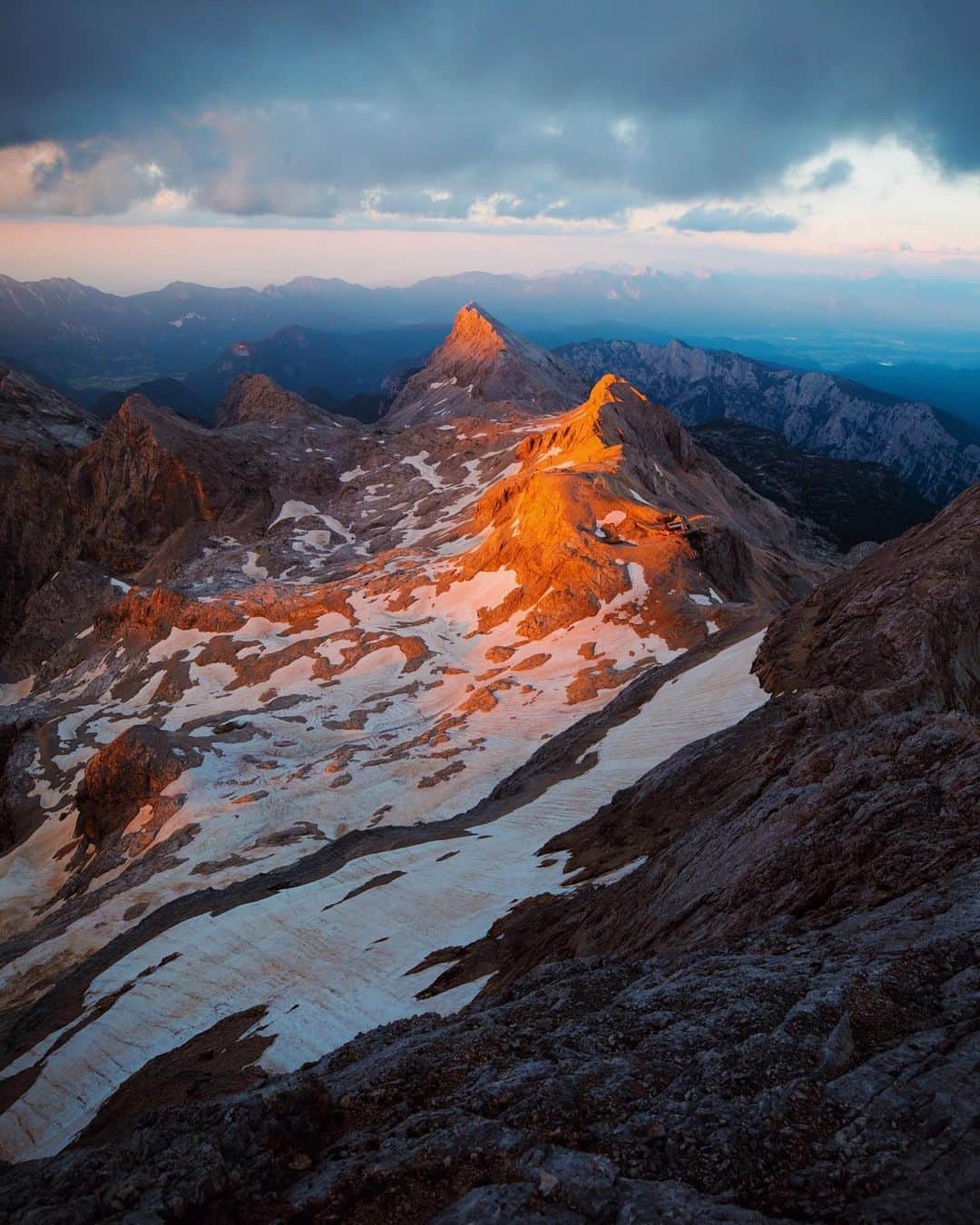Alex Strohlさんのインスタグラム写真 - (Alex StrohlInstagram)「On the final approach to Mount Triglav. Love catching sunset from these high places because the mountain is quiet, everyone is back at camp.. On the way up i remember having this debate with Joel and Marko on how many people have seen seen the sun set from the summit of Triglav. While we couldn’t find a realistic answer we could all agree that it felt very special. And totally worth the headlamp lit climb down.」4月18日 12時38分 - alexstrohl