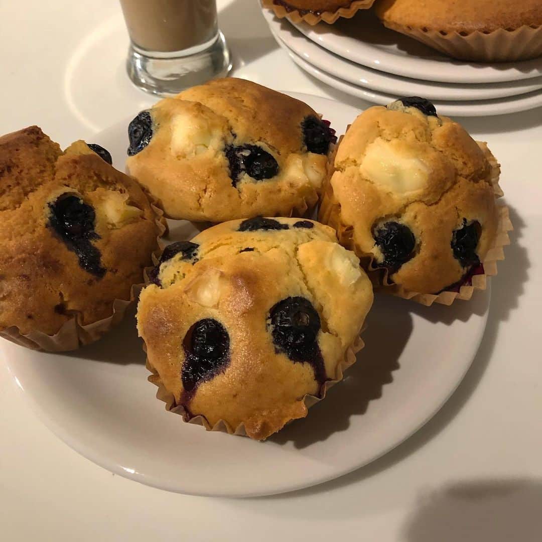 山﨑さおりさんのインスタグラム写真 - (山﨑さおりInstagram)「. blueberry×cream cheese🍇🧀🧇 . #muuご飯🍽  #stayhome」4月18日 13時04分 - saori_emunjewelry