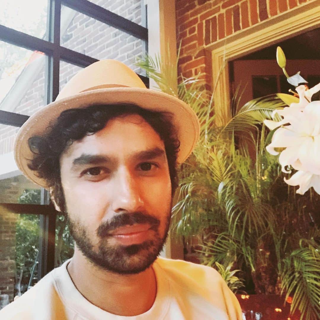 クナル・ネイヤーのインスタグラム：「This is experience you’re having is your experience. Everyone else will try to define it for you- but ultimately the only thing that will matter is how you define it yourself. Don’t give anyone else that privilege (because they surely will try), it is yours and yours alone, and it is entirely up to you how you choose to live it.」