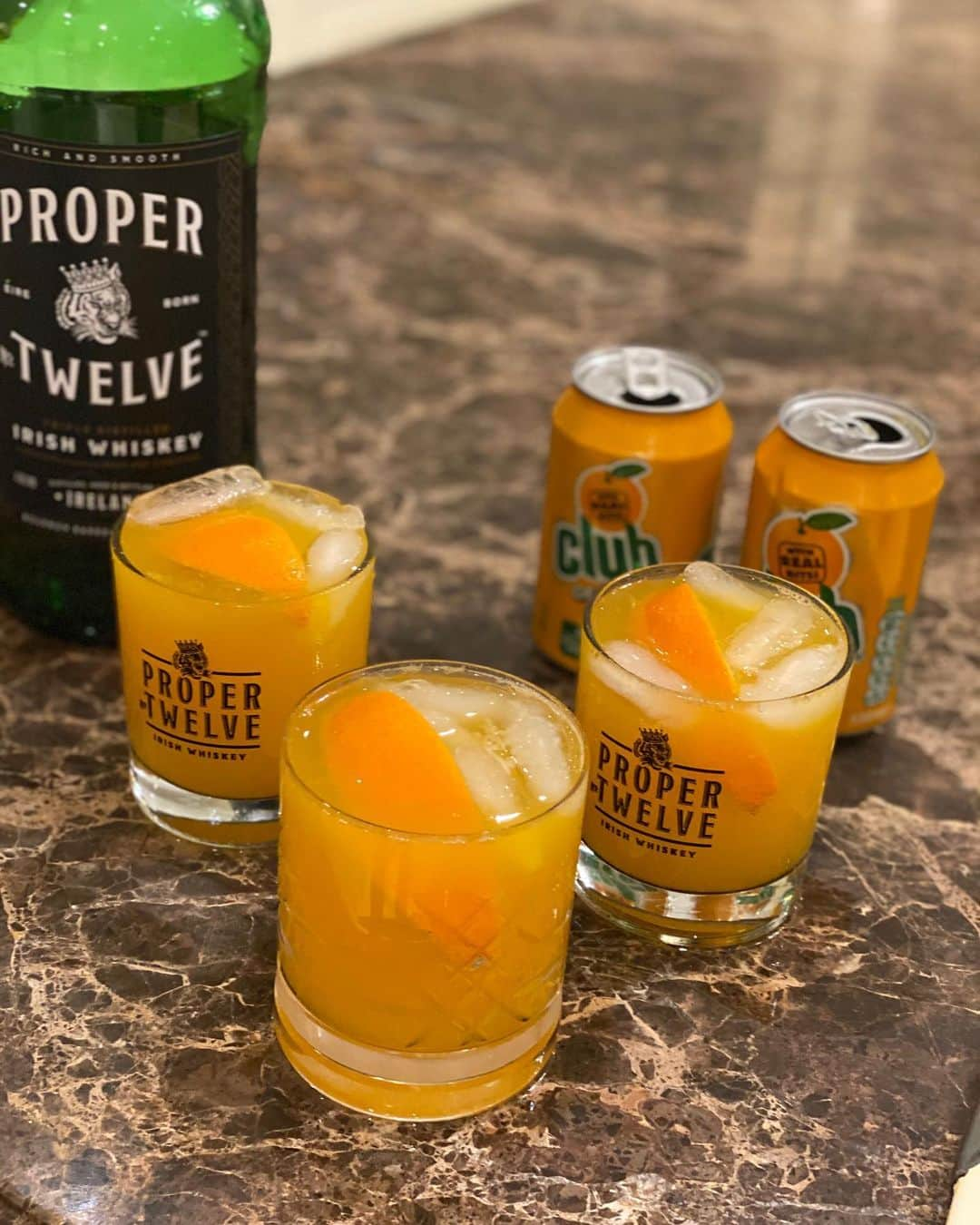 コナー・マクレガーさんのインスタグラム写真 - (コナー・マクレガーInstagram)「Happy Friday everyone!  Try out this animal.  The Proper Twelve “Blitz”  4 parts proper twelve Irish whiskey 4 parts ice cold club orange (with bits)  1 large quarter of a large orange.  Ice.  Enjoy 😉 @properwhiskey」4月18日 6時46分 - thenotoriousmma