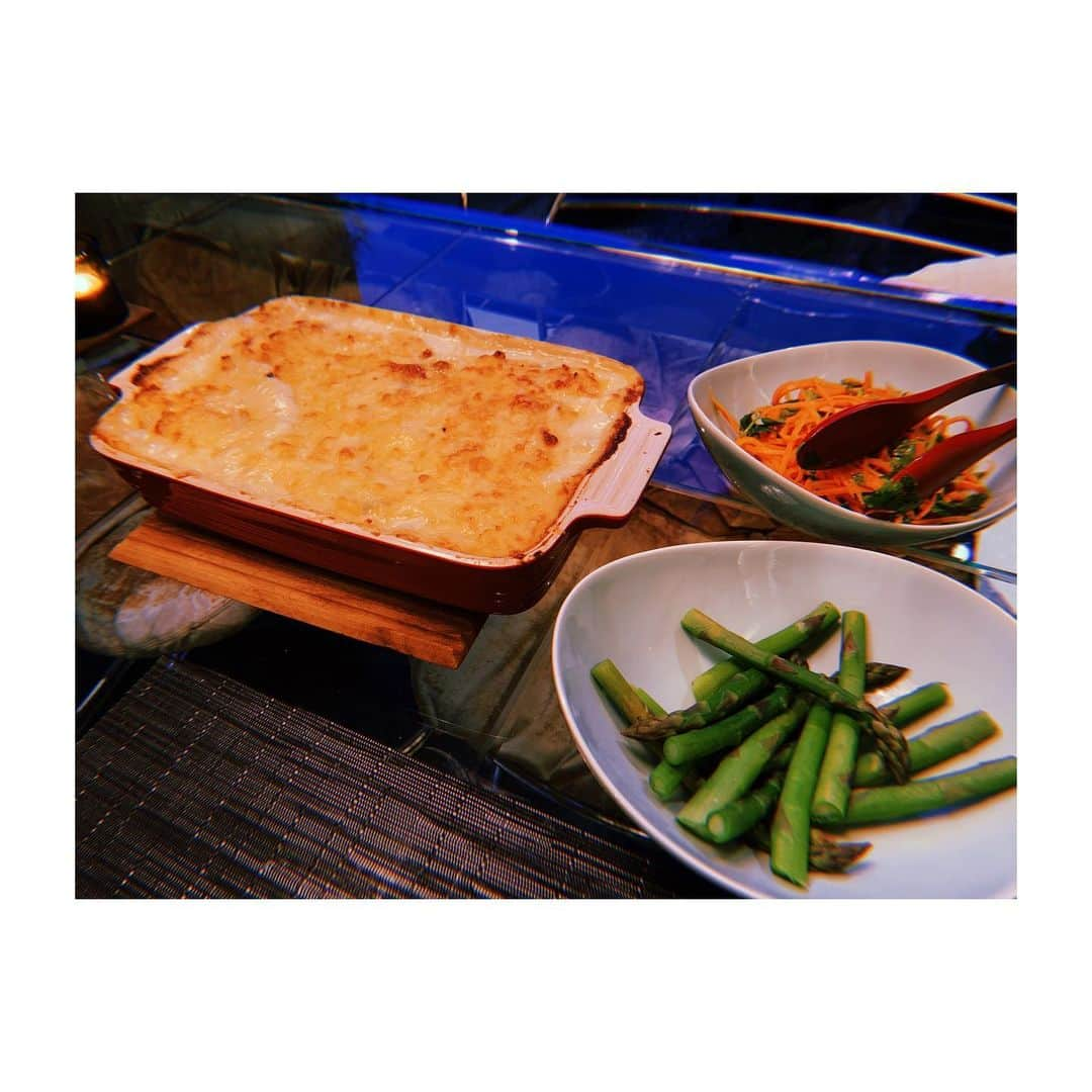 佐藤佳菜子さんのインスタグラム写真 - (佐藤佳菜子Instagram)「昼はフォーで 夜はフィッシュパイ  #イミンの料理　#国際結婚の食卓」4月18日 7時08分 - kanakosato1019