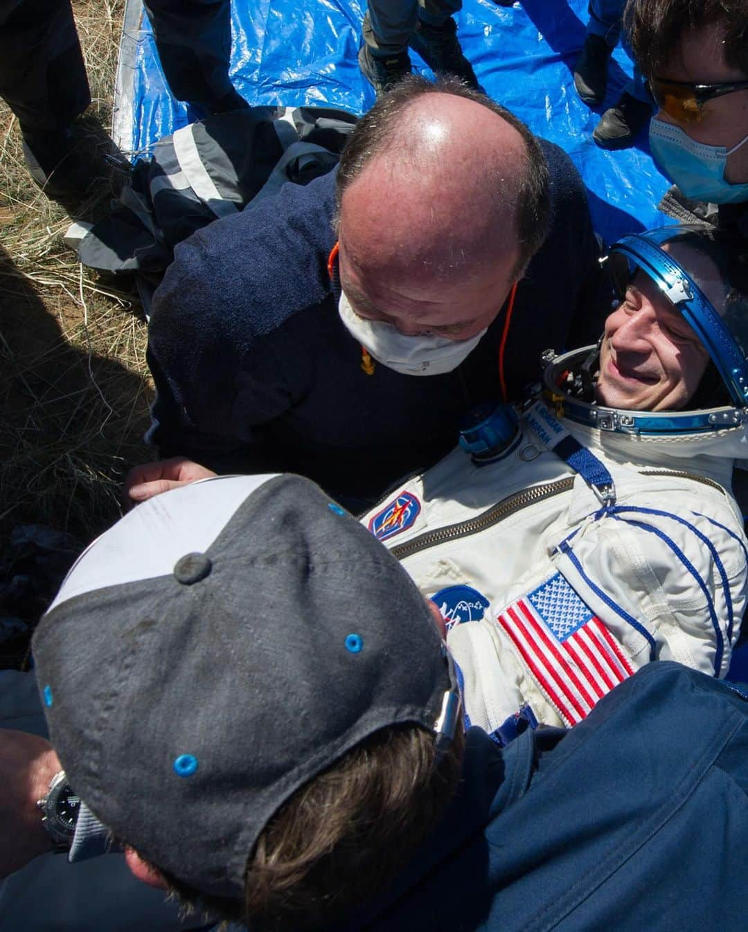 NASAさんのインスタグラム写真 - (NASAInstagram)「Home safe and sound. 🌏⁣ ⁣ Andrew Morgan and Jessica Meir of @NASAAstronauts and Oleg Skripochka of @Roscosmos are safely back on Earth from their stay on board the International Space Station (@ISS), after their Soyuz spacecraft landed in Kazakhstan at 1:16 a.m. EDT this morning. ⁣ ⁣ Today's landing wraps up a 205-day mission for both @Astro_Jessica and Oleg Skripochka and a 272-day mission for @AstroDrewMorgan. ⁣ ⁣ Jessica and Drew will self-isolate at our Johnson Space Center before reuniting with their families. We're so glad to have you back. ⁣ ⁣ Image Credit: NASA ⁣ ⁣ #HomeSweetHome #NASA #Touchdown #WelcomeHome ⁣」4月18日 8時01分 - nasa