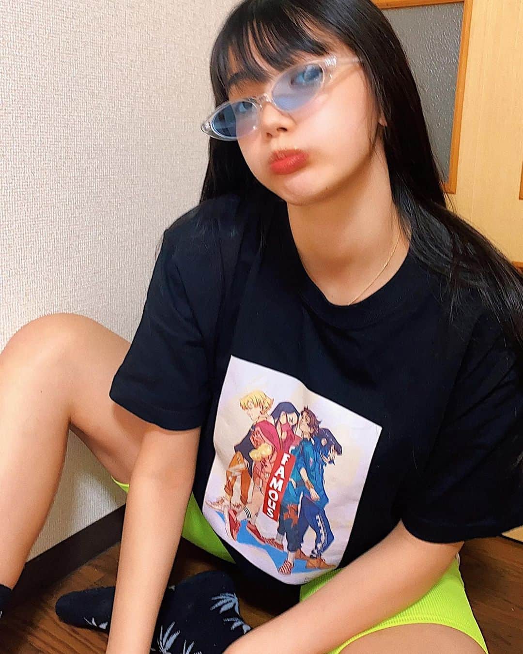 Mayuriさんのインスタグラム写真 - (MayuriInstagram)「お家が好きになりました。🏠 このTシャツ可愛い❤️ . #最近の楽しみはひめちゃんとお家で鬼ごっこする事です #足が速すぎて意味わかりません #たくさん寝過ぎてずっと眠いです #幸せです #とりあえずピローーーンってなる #五平餅食べたいなあ #となったらきな子団子も食べたくなっちゃう #そうなってくるとチーズドック食べたい！！！ #マユリの頭の中」4月18日 9時00分 - mayurinn0319