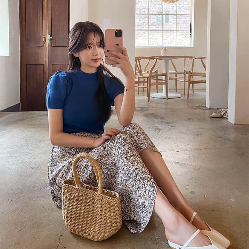Chuuのインスタグラム：「컬러예쁜 니트&스커트 세트아이템💙 따로 코디도 가능해서 실용성 갑!! 예쁜상품은 다 알아봐주세요😘 #chuuseoul」