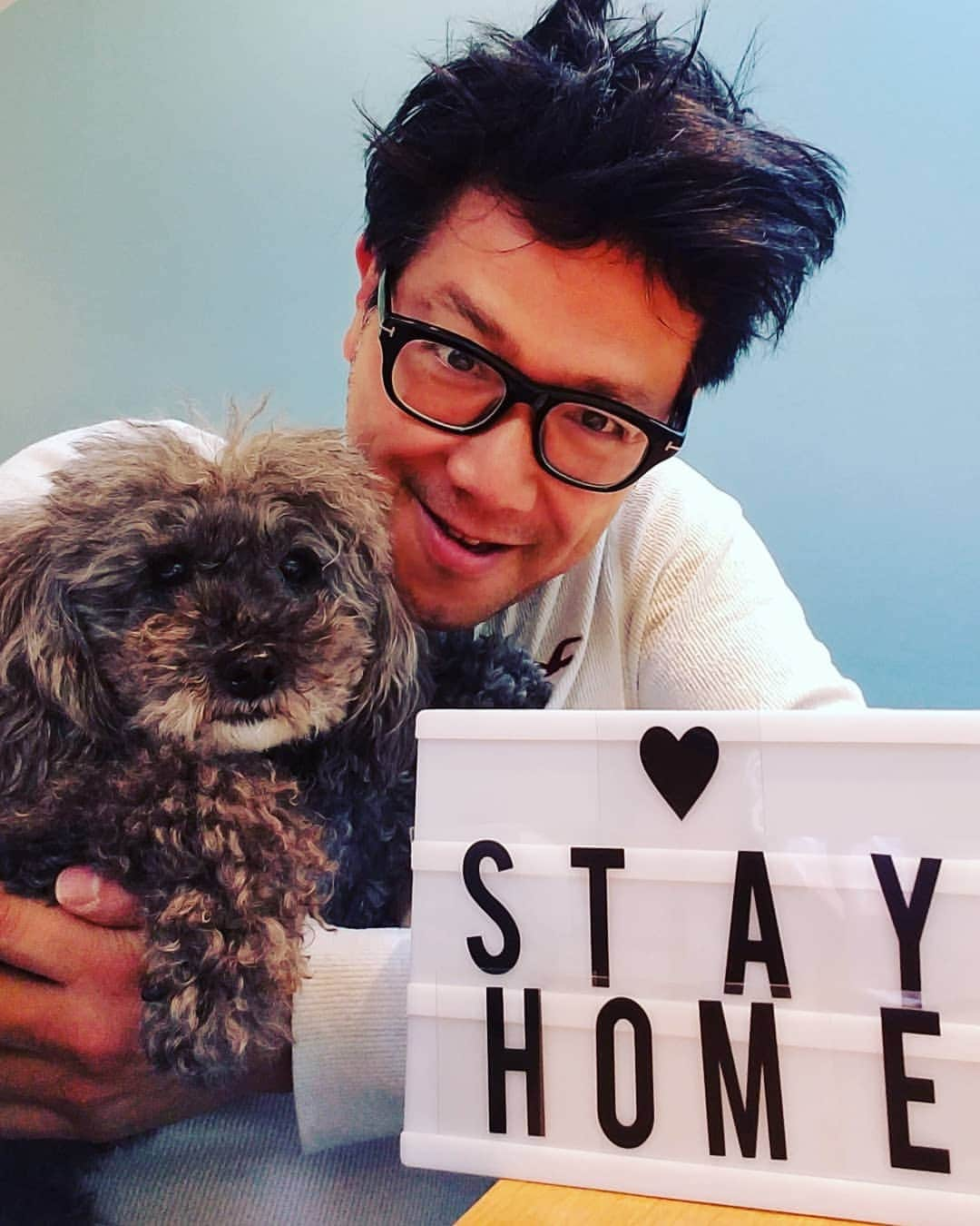 別所哲也さんのインスタグラム写真 - (別所哲也Instagram)「My wake up look with my lovely dog HANA #tetsuya_bessho  #poodle #stayhome  #tokyo #japan #corona  #tokyolife #tokyo🇯🇵 #japaneseactor #musical #SSFF #ssff」4月18日 9時52分 - tetsuya_bessho