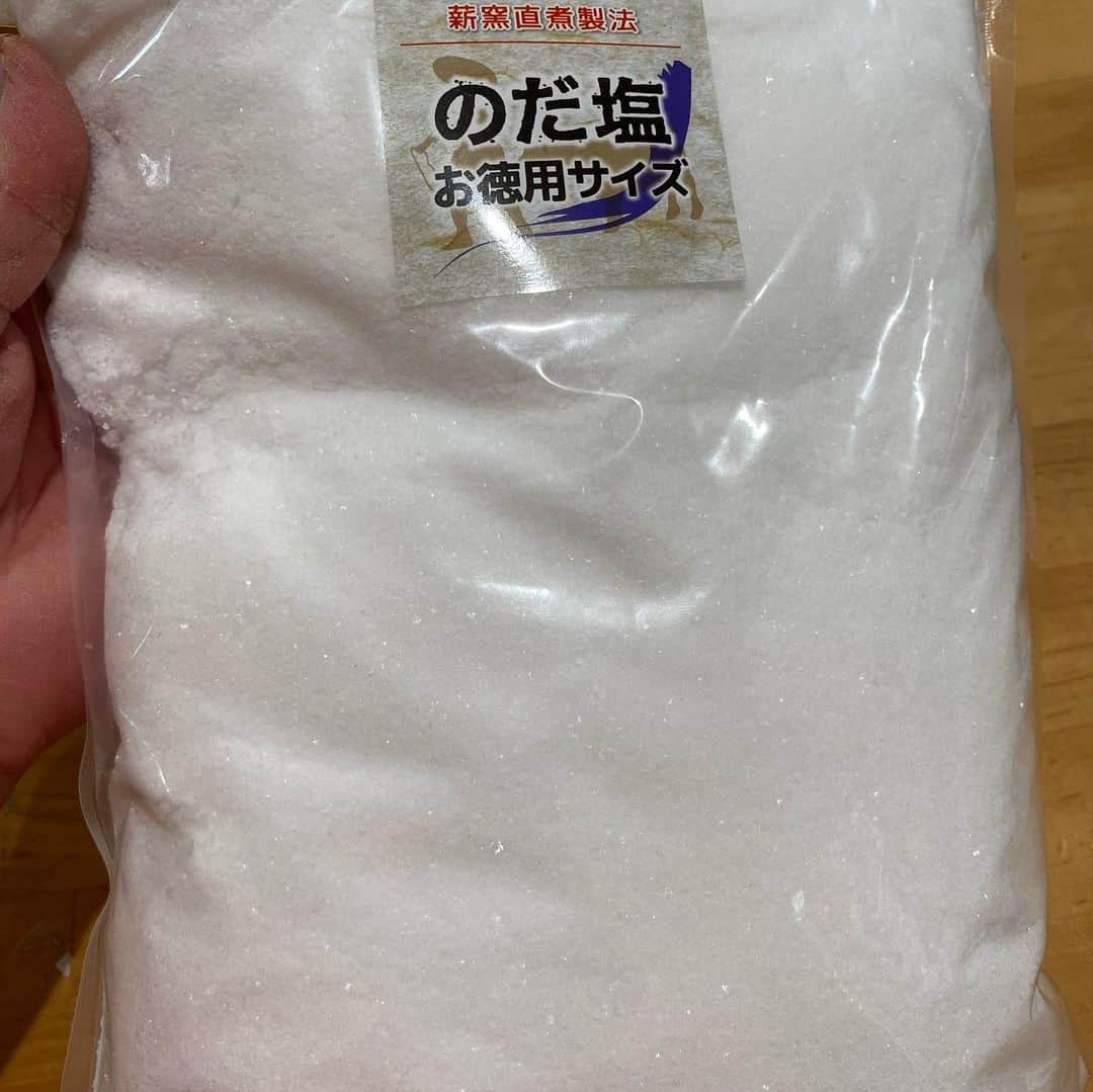 魔女菅原さんのインスタグラム写真 - (魔女菅原Instagram)「カンパーニュの山食とベーグルの塩は岩手が世界に誇る野田村ののだ塩です。  最近のだ塩をパンに使うお店も出てきたそうでうれしい😆。この味をもっと多くに人に伝えたいなー。  #のだ塩 #野田村 #盛岡 #盛岡パン屋 #山食とベーグルにのだ塩を使っています #自家製天然酵母のパン屋さんカンパーニュ  #魔女菅原」4月18日 10時11分 - hatsuyosugawara