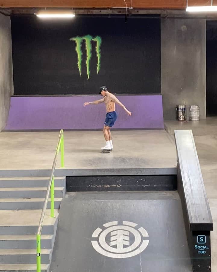ナイジャ・ヒューストンのインスタグラム：「🚶🏽‍♂️🚶🏽‍♂️🚶🏽‍♂️」