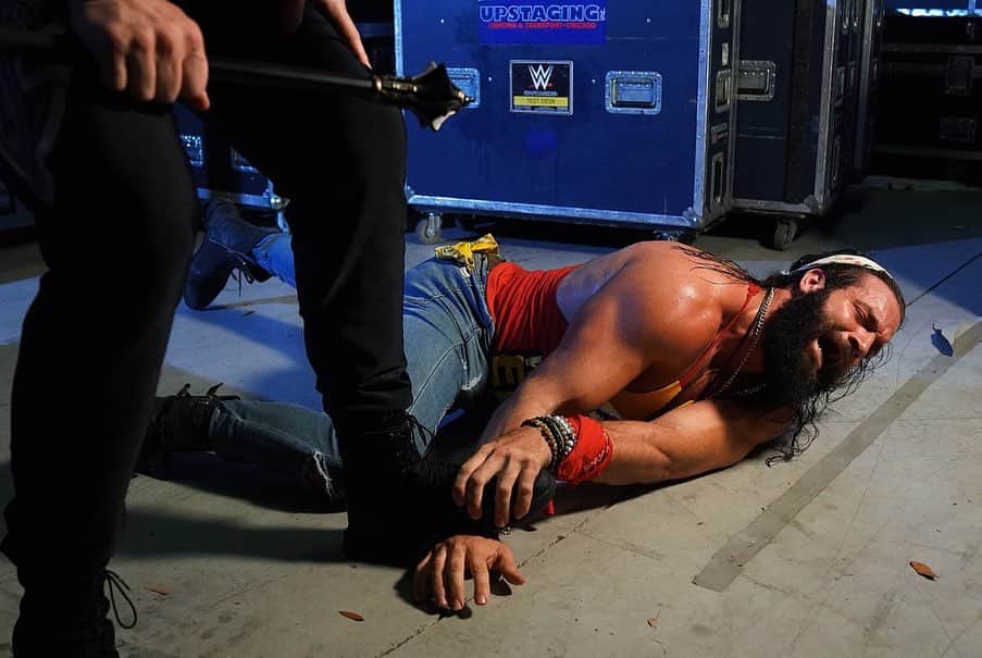 WWEさんのインスタグラム写真 - (WWEInstagram)「King @baroncorbinwwe gets his revenge on @iameliaswwe! #SmackDown」4月18日 10時51分 - wwe