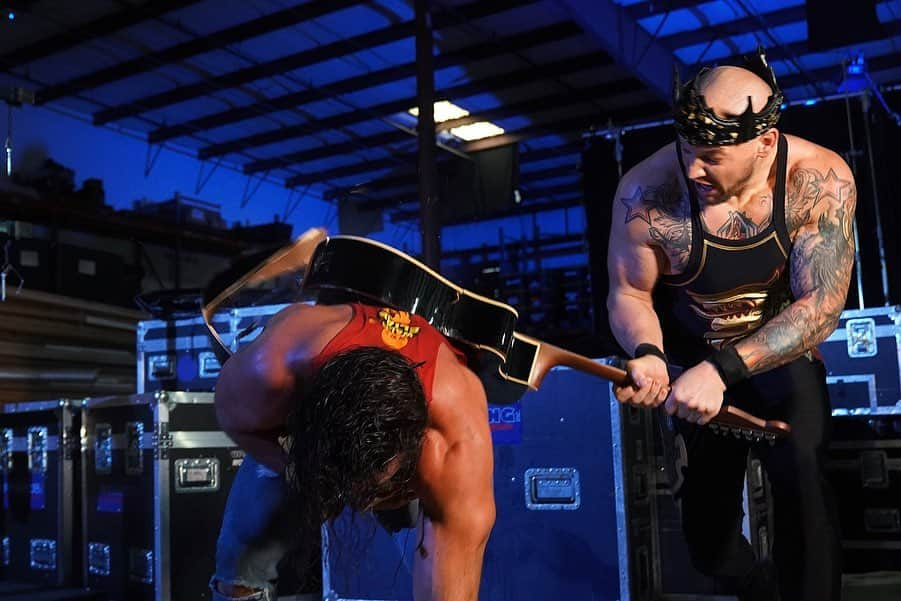 WWEさんのインスタグラム写真 - (WWEInstagram)「King @baroncorbinwwe gets his revenge on @iameliaswwe! #SmackDown」4月18日 10時51分 - wwe