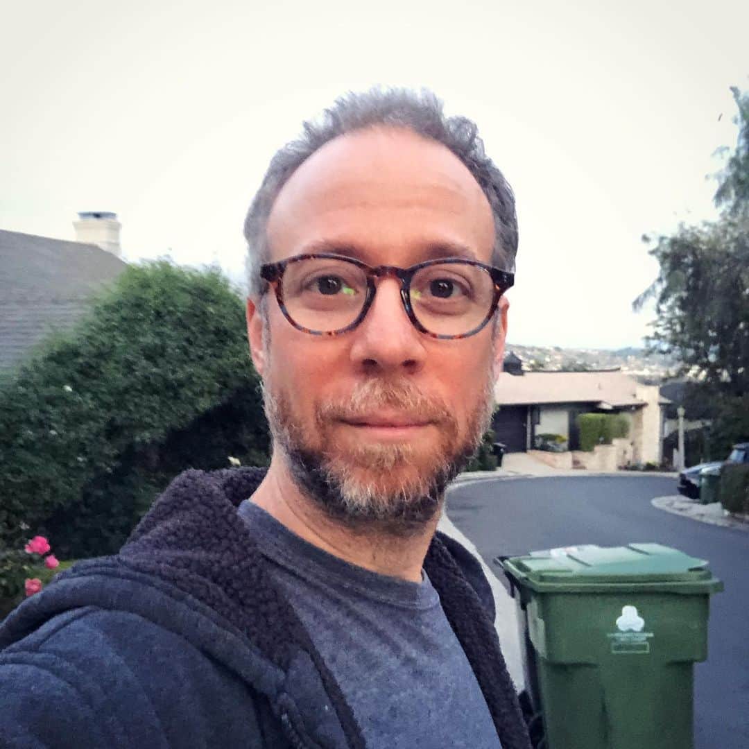 ケヴィン・サスマンのインスタグラム：「Loving puffy hoody weather.」