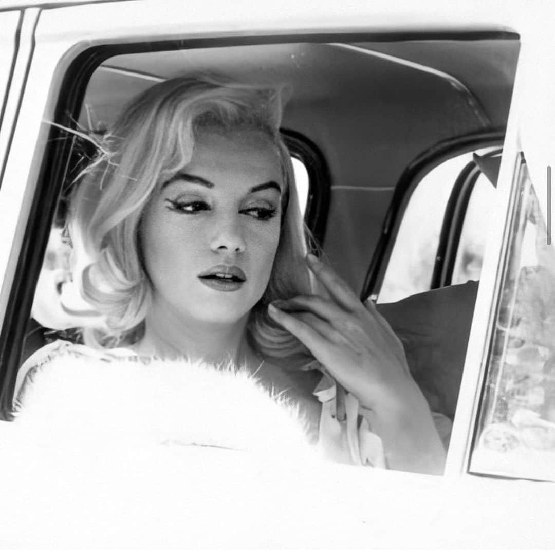 マリリン・モンローのインスタグラム：「Gorgeous Marilyn in “The Misfits” in the summer of 1960.💛」