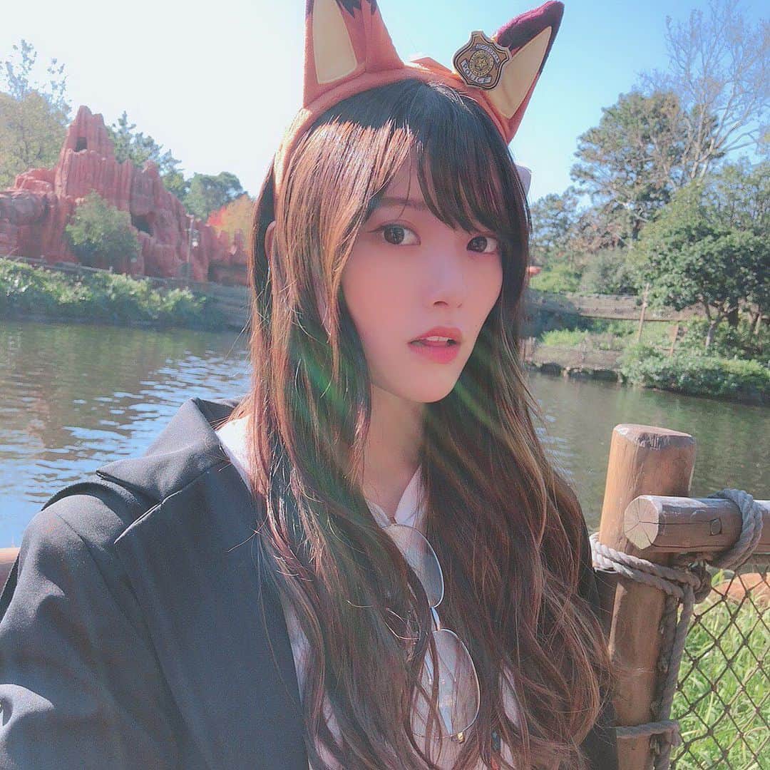 木本花音のインスタグラム：「お久しぶりです！﻿ ﻿ 皆さん元気ですか？﻿ 私は元気です☺️﻿ 元気にお家で自粛してます🏠﻿ ﻿ 自粛生活でディズニーが恋しい、、、﻿ 写真はだいぶ前にディズニーに行った時の🦊﻿ ﻿ 自粛中に映画見たりゲームしたり﻿ お家にいながら楽しめる事を﻿ たくさんしてます！﻿ ﻿ 皆さんも体調には気をつけて☺️﻿ ﻿ また元気な姿で﻿ 皆さんに会える事を楽しみにしてます！﻿ ﻿ ﻿#自粛　#自粛生活  #おうち時間  #ディズニー　#ディズニーランド #ニック #ズートピア #ニックワイルド #stayhome #disney #disneyland #디즈니 #디즈니랜드」