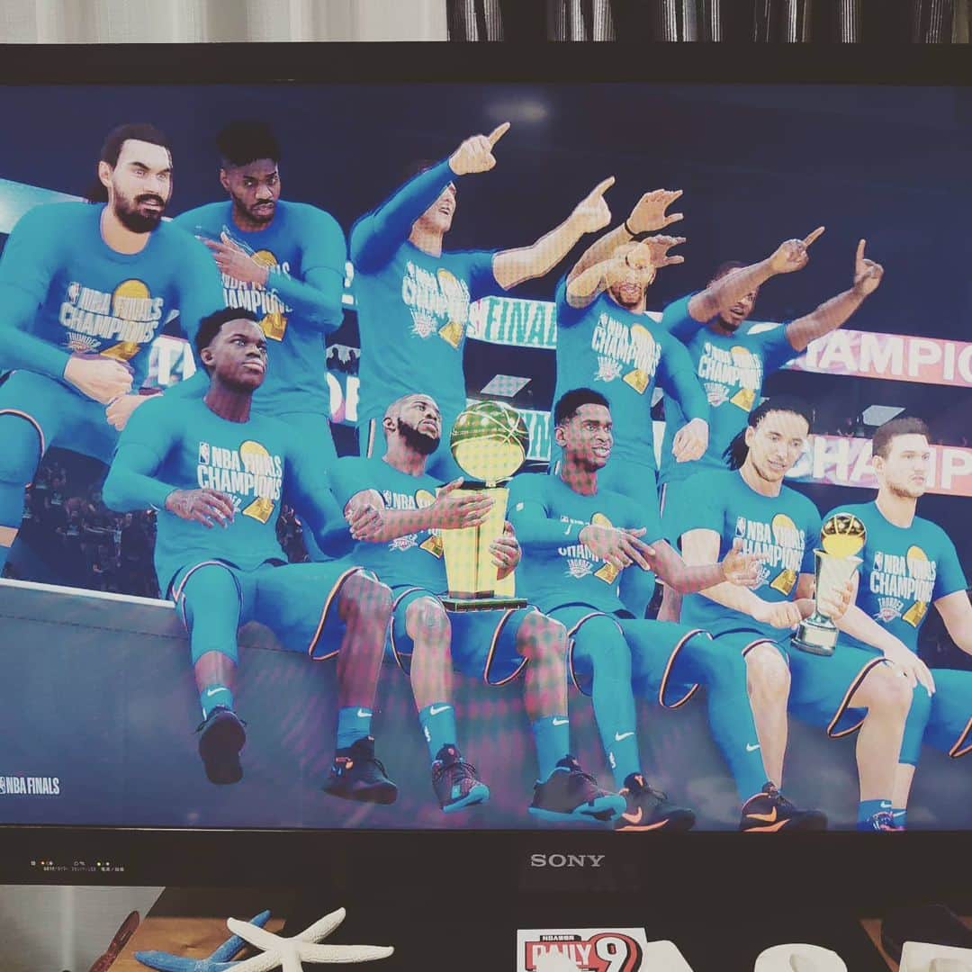 中村昌也のインスタグラム：「2kのシーズン、プレーオフが終わり、、、 優勝した！！ 新人王とプレーオフMVP獲得。。。 バックスとの死闘は痺れた。。。 恐るべし、ヤニス。。。。。 #NBA #NBA2K20 #優勝 #新人王 #MVP」