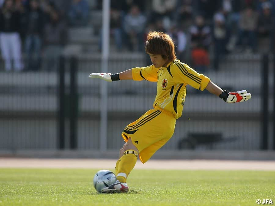 日本サッカー協会さんのインスタグラム写真 - (日本サッカー協会Instagram)「【#OnThisDay】2007.4.18🔙 ・ 北京オリンピック2008 2次予選 #U22日本代表 2-0 シリア 📍シリア/Al−Abbasiyyin Stadium ⚽#水野晃樹 #本田圭佑 ・ 13年前の今日、シリアで行われた一戦。#反町康治 監督率いる #北京オリンピック 世代が2-0で完封勝利を収めました。 ・ #U22日本代表 ・ GK #西川周作 FP #青山直晃 #水本裕貴 #伊野波雅彦 #青山敏弘 #本田圭祐 #平山相太 #梶山陽平⇒66'#上田康太 #カレンロバート⇒84'#菅沼実 #家長昭博⇒78'#増田誓志 #水野晃樹 ・ #jfa #daihyo」4月18日 15時32分 - japanfootballassociation