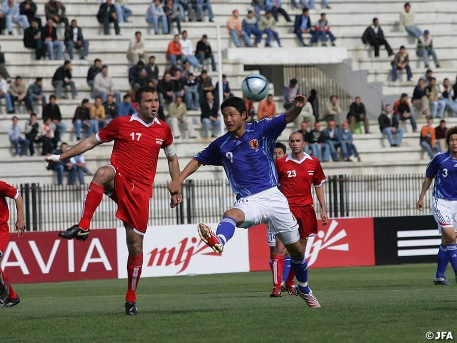 日本サッカー協会さんのインスタグラム写真 - (日本サッカー協会Instagram)「【#OnThisDay】2007.4.18🔙 ・ 北京オリンピック2008 2次予選 #U22日本代表 2-0 シリア 📍シリア/Al−Abbasiyyin Stadium ⚽#水野晃樹 #本田圭佑 ・ 13年前の今日、シリアで行われた一戦。#反町康治 監督率いる #北京オリンピック 世代が2-0で完封勝利を収めました。 ・ #U22日本代表 ・ GK #西川周作 FP #青山直晃 #水本裕貴 #伊野波雅彦 #青山敏弘 #本田圭祐 #平山相太 #梶山陽平⇒66'#上田康太 #カレンロバート⇒84'#菅沼実 #家長昭博⇒78'#増田誓志 #水野晃樹 ・ #jfa #daihyo」4月18日 15時32分 - japanfootballassociation