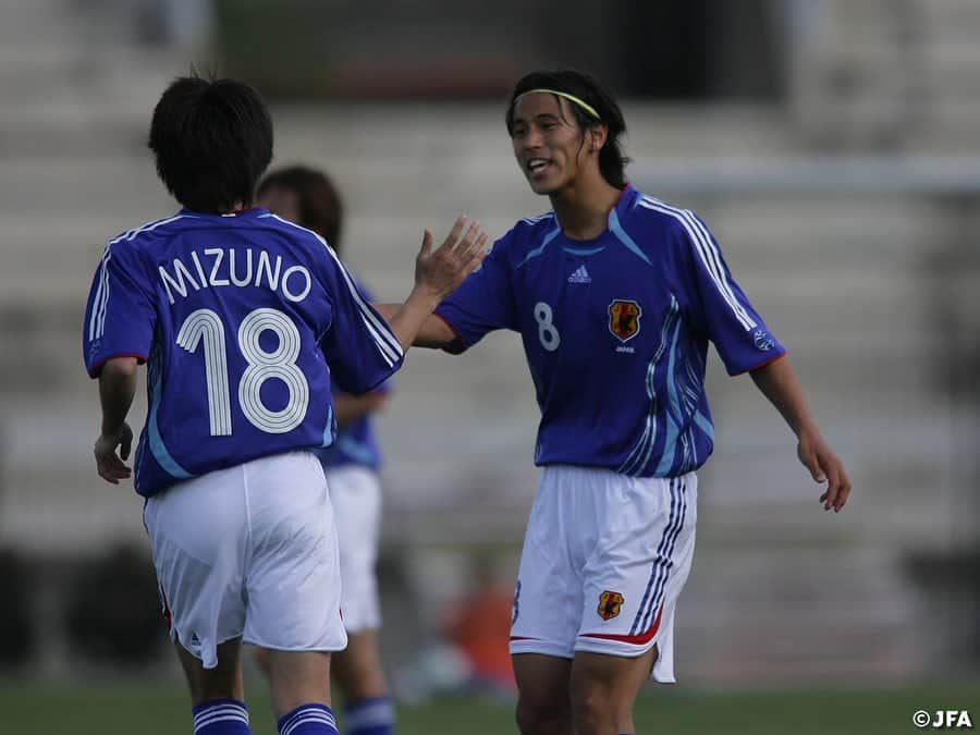 日本サッカー協会さんのインスタグラム写真 - (日本サッカー協会Instagram)「【#OnThisDay】2007.4.18🔙 ・ 北京オリンピック2008 2次予選 #U22日本代表 2-0 シリア 📍シリア/Al−Abbasiyyin Stadium ⚽#水野晃樹 #本田圭佑 ・ 13年前の今日、シリアで行われた一戦。#反町康治 監督率いる #北京オリンピック 世代が2-0で完封勝利を収めました。 ・ #U22日本代表 ・ GK #西川周作 FP #青山直晃 #水本裕貴 #伊野波雅彦 #青山敏弘 #本田圭祐 #平山相太 #梶山陽平⇒66'#上田康太 #カレンロバート⇒84'#菅沼実 #家長昭博⇒78'#増田誓志 #水野晃樹 ・ #jfa #daihyo」4月18日 15時32分 - japanfootballassociation