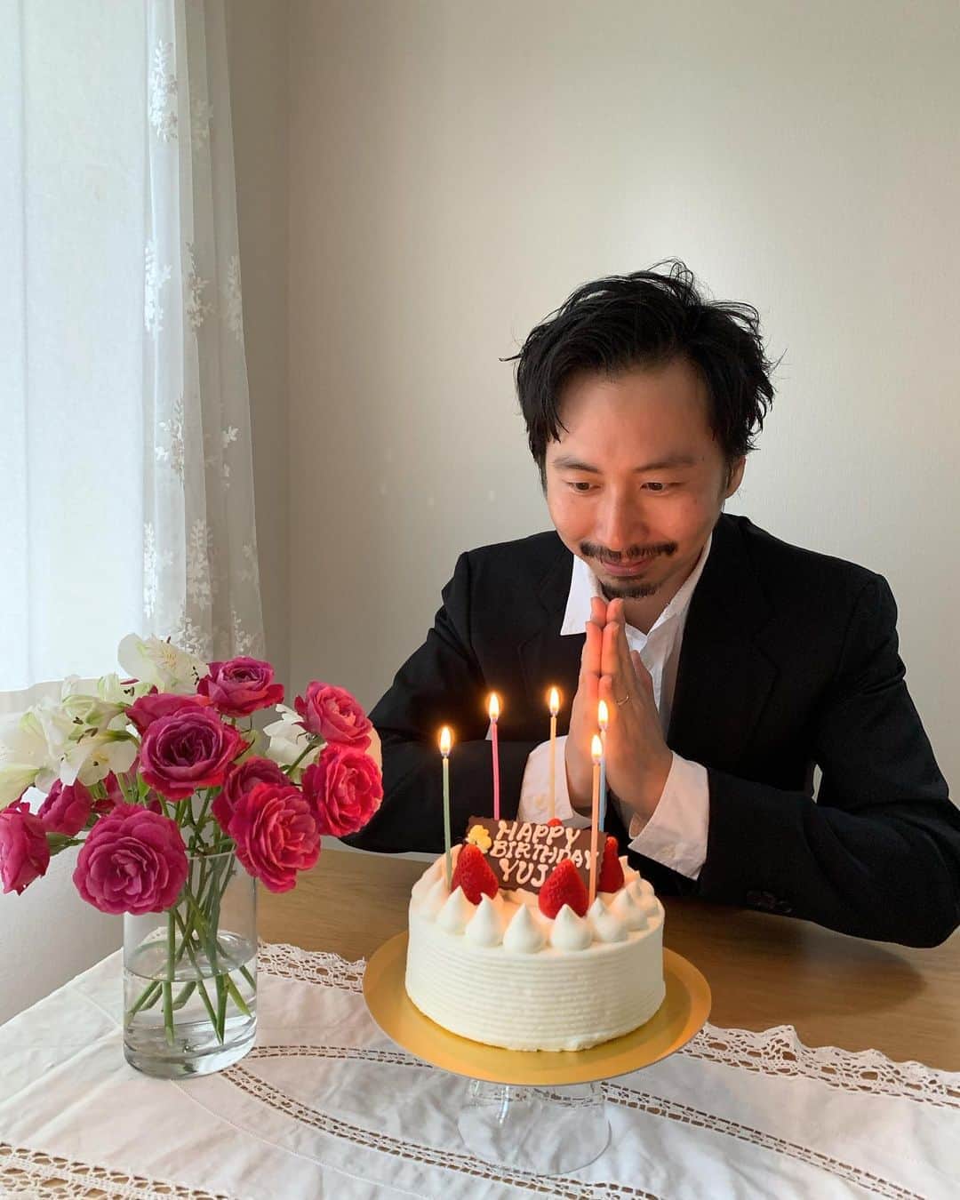 久保雄司のインスタグラム：「感謝の気持ちを忘れずに 常に向上心を持ち挑戦していける 38歳にしていきます🎂  笑顔で元気♪ それが一番大事🌟  いつもありがとうございます😌🙏🏻」