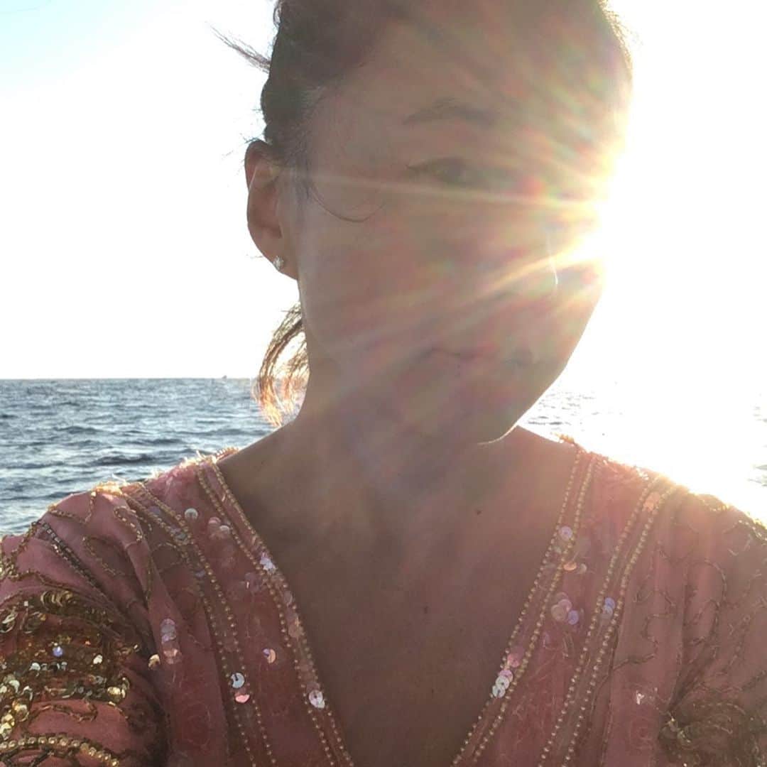 岸本佳子さんのインスタグラム写真 - (岸本佳子Instagram)「Sunset 2018🐬 ・ #heaven #maldives #beach #clubmed #travel #life #style」4月18日 18時09分 - yoshico_kishimoto