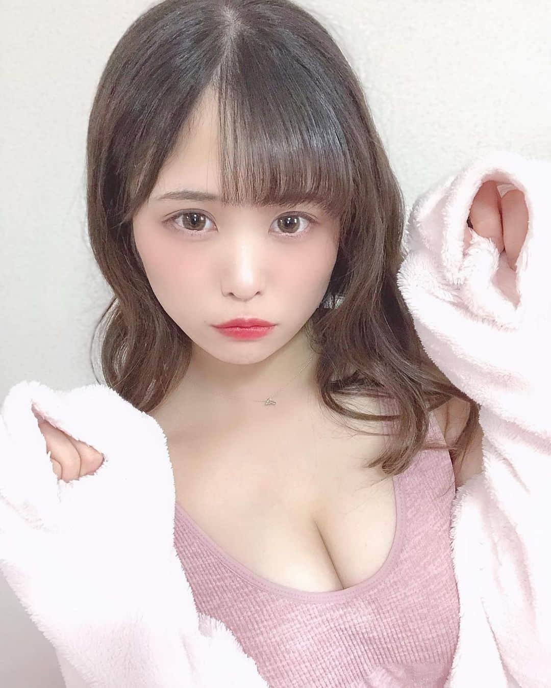 堀内玲さんのインスタグラム写真 - (堀内玲Instagram)「にゃんฅ(=･ω･=)ฅ ． ． ． #おうち時間 ． ． #gravure #gravureidol  #グラビア #グラドル  #インスタグラビア  #グラビアアイドル #グラビアモデル #水着 #bikinigirl #ビキニ #セクシー #asiangirls  #asiansexy #bikinimodel  #巨乳 #美乳 #谷間 #japaneseidol  #童顔 #ロリ #sexystyle #bikini #japanesegirl  #アイドル #美女図鑑 #ビジョビ #ミズビ #sexybaby #sexy」4月18日 18時14分 - horiuchi_rei